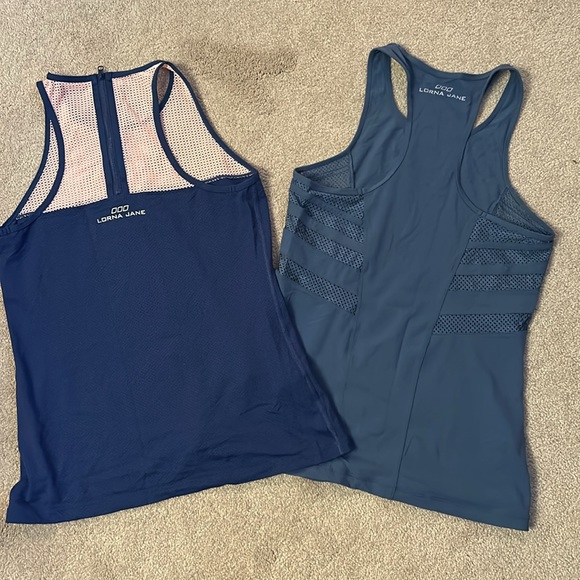 Set of two EUC Lorna Jane tanks - M - Picture 2 of 4